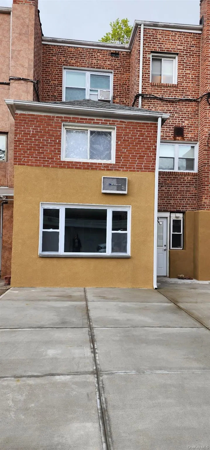 14436 77th Avenue, New York, NY, 4 Bedrooms Bedrooms, 9 Rooms Rooms,1 BathroomBathrooms,Residential,For Rent,77th,0,991446 14436 77th Avenue, New York, NY, 4 Bedrooms Bedrooms, 9 Rooms Rooms,1 BathroomBathrooms,Residential,For Rent,77th,0,991446