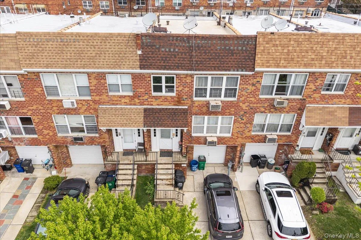 56-25 226 Street, New York, NY, 3 Bedrooms Bedrooms, 5 Rooms Rooms,1 BathroomBathrooms,Residential Lease,For Rent,226,0,991448 56-25 226 Street, New York, NY, 3 Bedrooms Bedrooms, 5 Rooms Rooms,1 BathroomBathrooms,Residential Lease,For Rent,226,0,991448