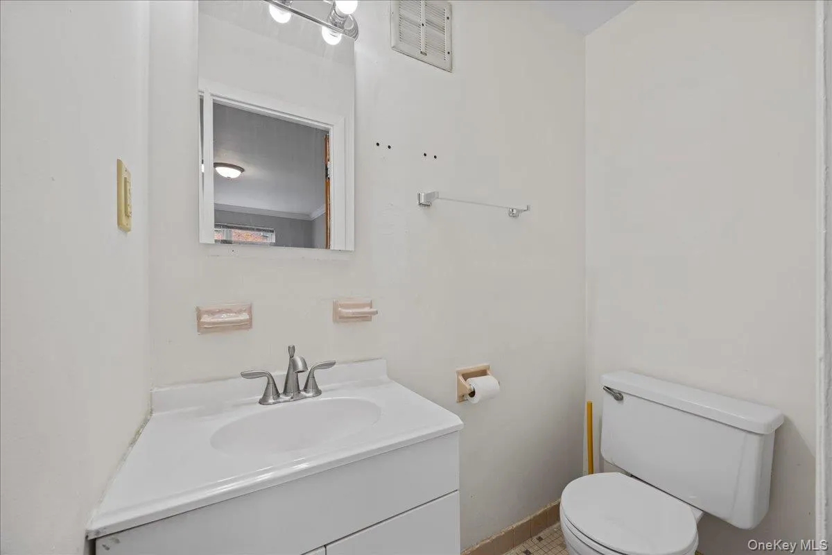 56-25 226 Street, New York, NY, 3 Bedrooms Bedrooms, 5 Rooms Rooms,1 BathroomBathrooms,Residential Lease,For Rent,226,0,991448 56-25 226 Street, New York, NY, 3 Bedrooms Bedrooms, 5 Rooms Rooms,1 BathroomBathrooms,Residential Lease,For Rent,226,0,991448