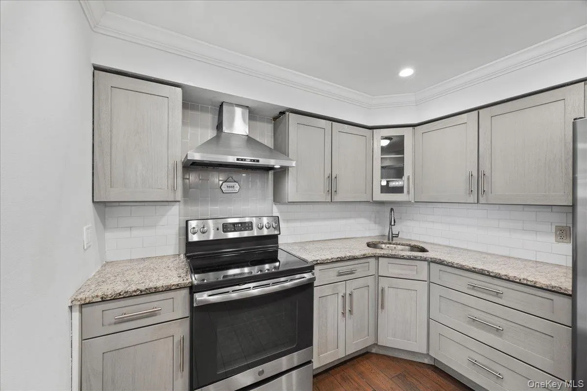 56-25 226 Street, New York, NY, 3 Bedrooms Bedrooms, 5 Rooms Rooms,1 BathroomBathrooms,Residential Lease,For Rent,226,0,991448 56-25 226 Street, New York, NY, 3 Bedrooms Bedrooms, 5 Rooms Rooms,1 BathroomBathrooms,Residential Lease,For Rent,226,0,991448