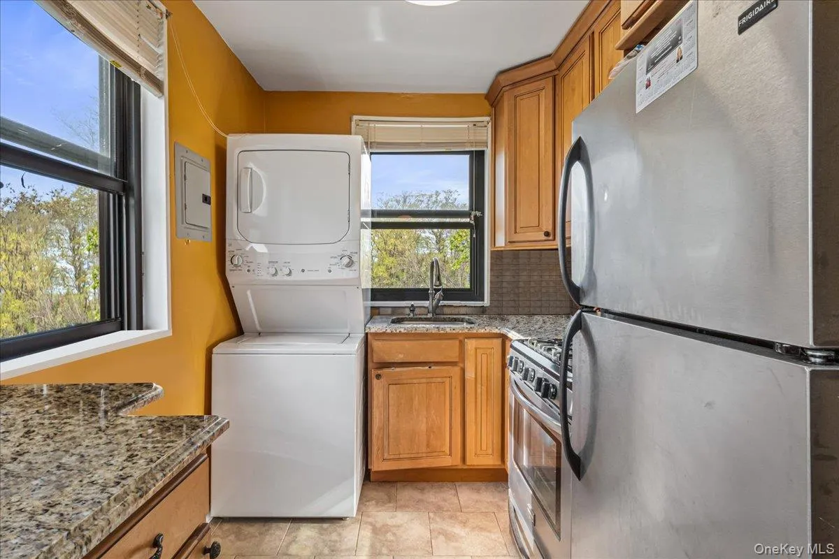 160-10 Cross Island Parkway, New York, NY, 1 Bedroom Bedrooms, 3 Rooms Rooms,1 BathroomBathrooms,Residential Sale,For Rent,Cross Island,0,991470 160-10 Cross Island Parkway, New York, NY, 1 Bedroom Bedrooms, 3 Rooms Rooms,1 BathroomBathrooms,Residential Sale,For Rent,Cross Island,0,991470