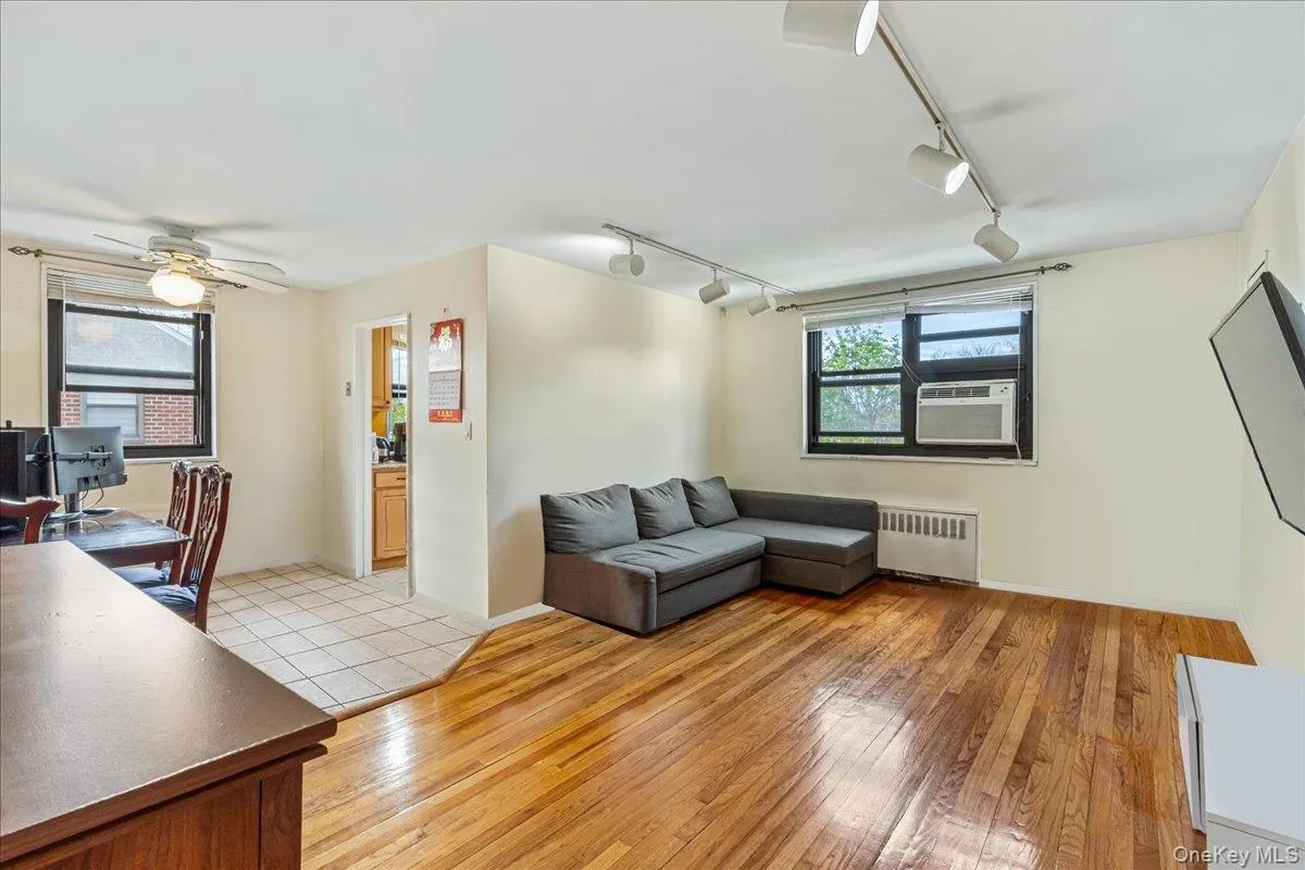 160-10 Cross Island Parkway, New York, NY, 1 Bedroom Bedrooms, 3 Rooms Rooms,1 BathroomBathrooms,Residential Sale,For Rent,Cross Island,0,991470 160-10 Cross Island Parkway, New York, NY, 1 Bedroom Bedrooms, 3 Rooms Rooms,1 BathroomBathrooms,Residential Sale,For Rent,Cross Island,0,991470