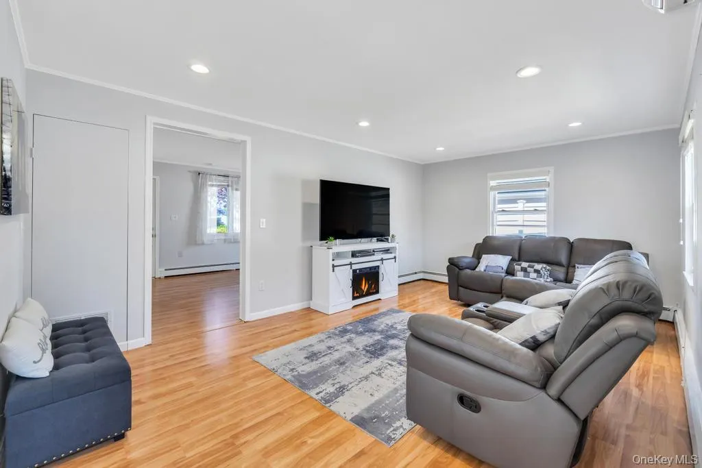 7 Swan Lane, Hempstead, NY, 4 Bedrooms Bedrooms, 8 Rooms Rooms,1 BathroomBathrooms,Residential,For Rent,Swan,0,991471 7 Swan Lane, Hempstead, NY, 4 Bedrooms Bedrooms, 8 Rooms Rooms,1 BathroomBathrooms,Residential,For Rent,Swan,0,991471