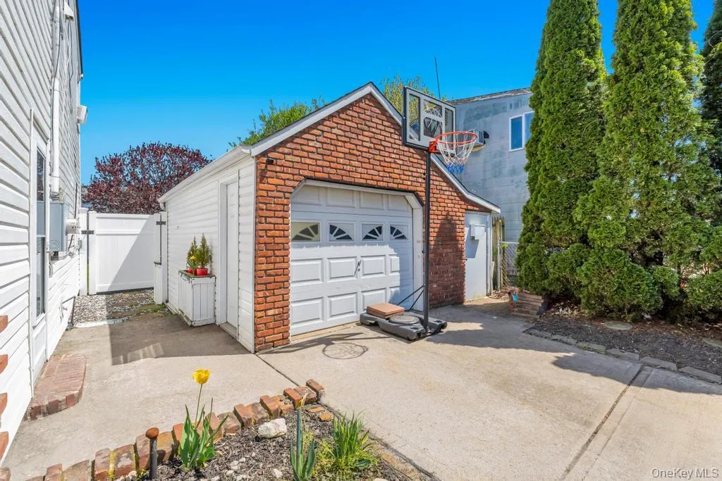 7 Swan Lane, Hempstead, NY, 4 Bedrooms Bedrooms, 8 Rooms Rooms,1 BathroomBathrooms,Residential,For Rent,Swan,0,991471 7 Swan Lane, Hempstead, NY, 4 Bedrooms Bedrooms, 8 Rooms Rooms,1 BathroomBathrooms,Residential,For Rent,Swan,0,991471
