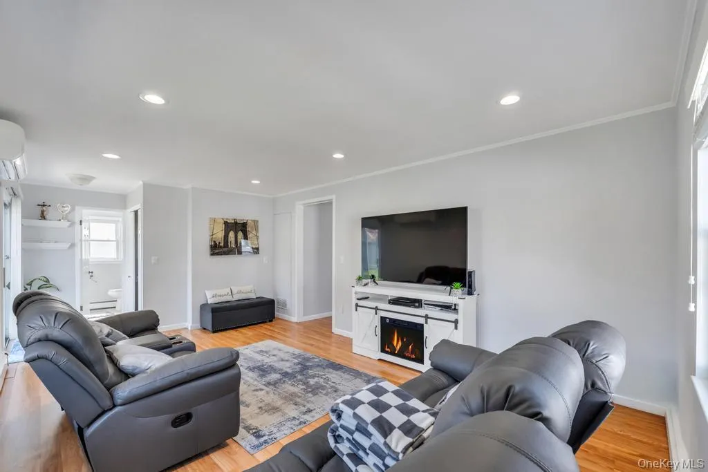 7 Swan Lane, Hempstead, NY, 4 Bedrooms Bedrooms, 8 Rooms Rooms,1 BathroomBathrooms,Residential,For Rent,Swan,0,991471 7 Swan Lane, Hempstead, NY, 4 Bedrooms Bedrooms, 8 Rooms Rooms,1 BathroomBathrooms,Residential,For Rent,Swan,0,991471