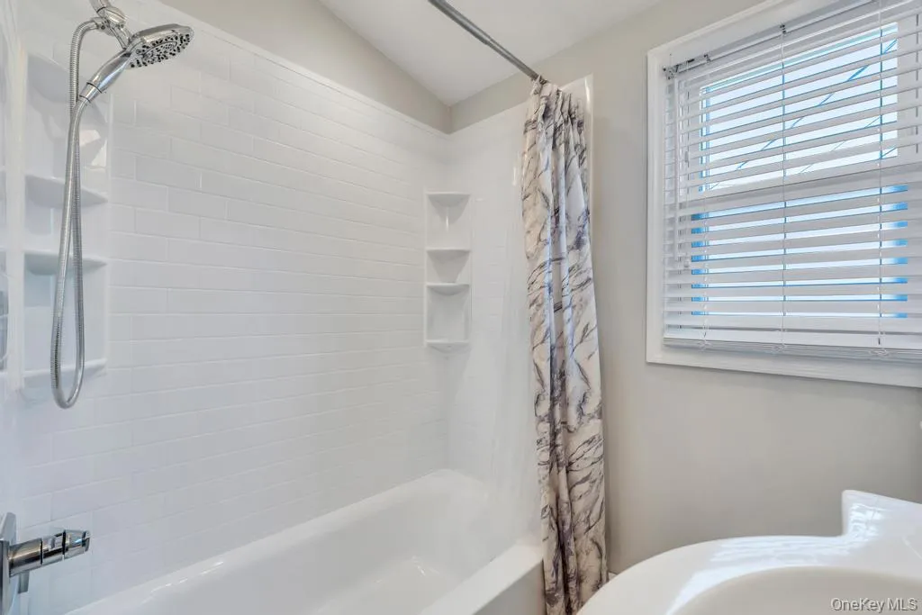 7 Swan Lane, Hempstead, NY, 4 Bedrooms Bedrooms, 8 Rooms Rooms,1 BathroomBathrooms,Residential,For Rent,Swan,0,991471 7 Swan Lane, Hempstead, NY, 4 Bedrooms Bedrooms, 8 Rooms Rooms,1 BathroomBathrooms,Residential,For Rent,Swan,0,991471