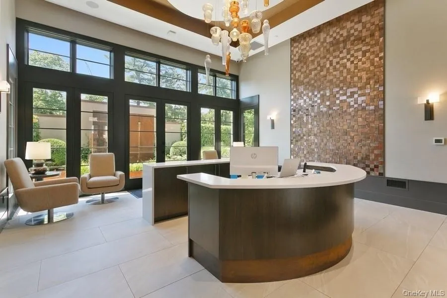 Full service building with 24 hour Concierge Full service building with 24 hour Concierge