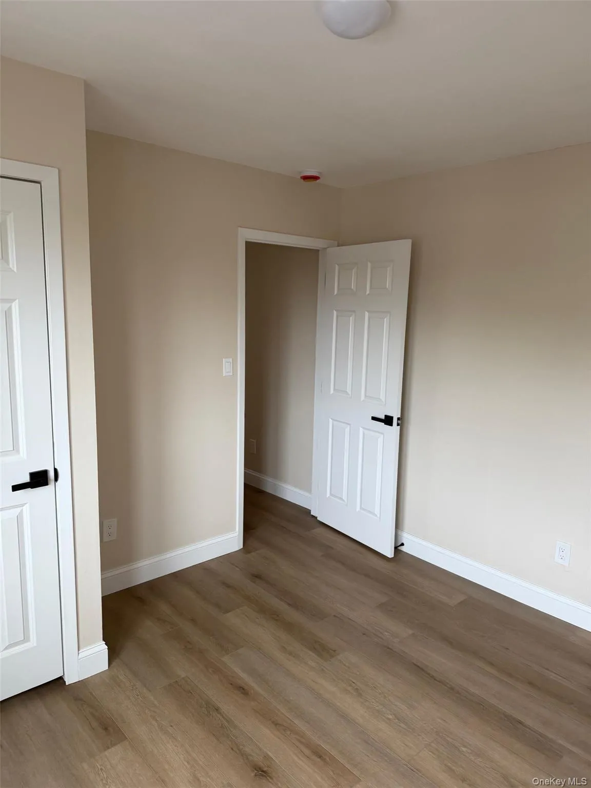 3 Railroad Ave, Babylon, NY, 2 Bedrooms Bedrooms, 4 Rooms Rooms,1 BathroomBathrooms,Residential Lease,For Rent,Railroad Ave,0,991485 3 Railroad Ave, Babylon, NY, 2 Bedrooms Bedrooms, 4 Rooms Rooms,1 BathroomBathrooms,Residential Lease,For Rent,Railroad Ave,0,991485