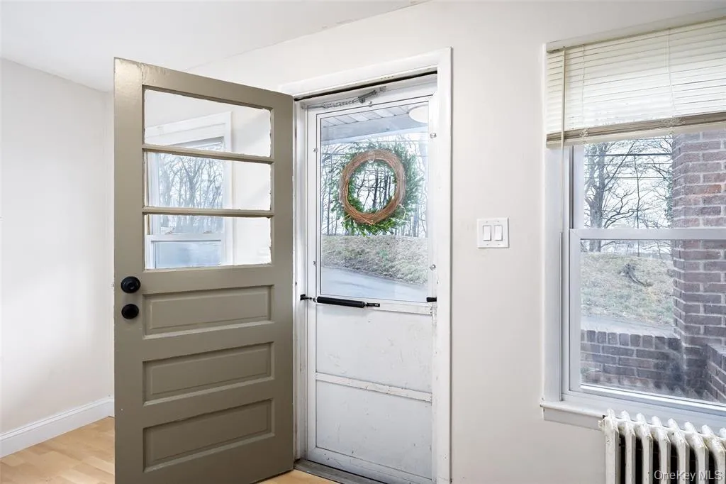 23 Pleasant Avenue, North Hempstead, NY, 1 Bedroom Bedrooms, 4 Rooms Rooms,1 BathroomBathrooms,Residential Lease,For Rent,Pleasant,0,991500 23 Pleasant Avenue, North Hempstead, NY, 1 Bedroom Bedrooms, 4 Rooms Rooms,1 BathroomBathrooms,Residential Lease,For Rent,Pleasant,0,991500