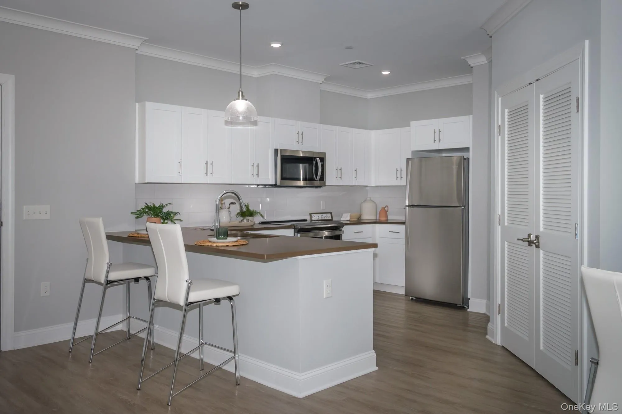 75 Hoffman Avenue, Babylon, NY, 1 Bedroom Bedrooms, 4 Rooms Rooms,1 BathroomBathrooms,Residential Lease,For Rent,Hoffman,0,991534 75 Hoffman Avenue, Babylon, NY, 1 Bedroom Bedrooms, 4 Rooms Rooms,1 BathroomBathrooms,Residential Lease,For Rent,Hoffman,0,991534