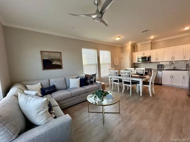 75 Hoffman Avenue, Babylon, NY, 2 Bedrooms Bedrooms, 5 Rooms Rooms,2 BathroomsBathrooms,Residential Lease,For Rent,Hoffman,0,991548 75 Hoffman Avenue, Babylon, NY, 2 Bedrooms Bedrooms, 5 Rooms Rooms,2 BathroomsBathrooms,Residential Lease,For Rent,Hoffman,0,991548