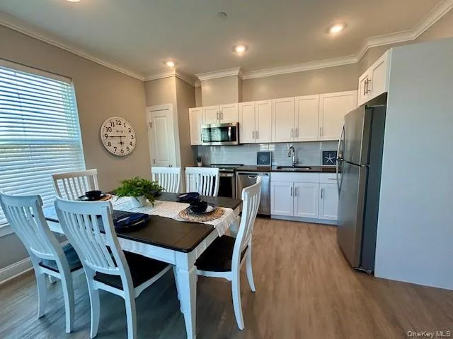 75 Hoffman Avenue, Babylon, NY, 2 Bedrooms Bedrooms, 5 Rooms Rooms,2 BathroomsBathrooms,Residential Lease,For Rent,Hoffman,0,991548 75 Hoffman Avenue, Babylon, NY, 2 Bedrooms Bedrooms, 5 Rooms Rooms,2 BathroomsBathrooms,Residential Lease,For Rent,Hoffman,0,991548