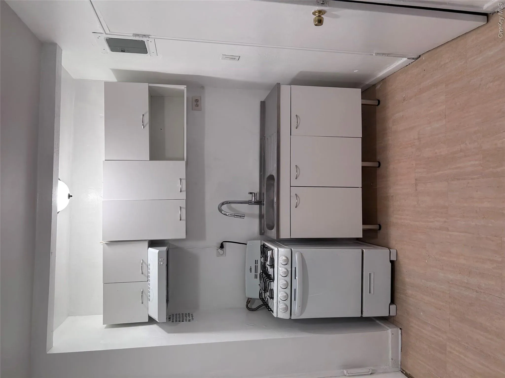 84-50 169 Jamaica, New York, NY, 1 Bedroom Bedrooms, 2 Rooms Rooms,Residential,For Rent,Jamaica,0,991550 84-50 169 Jamaica, New York, NY, 1 Bedroom Bedrooms, 2 Rooms Rooms,Residential,For Rent,Jamaica,0,991550