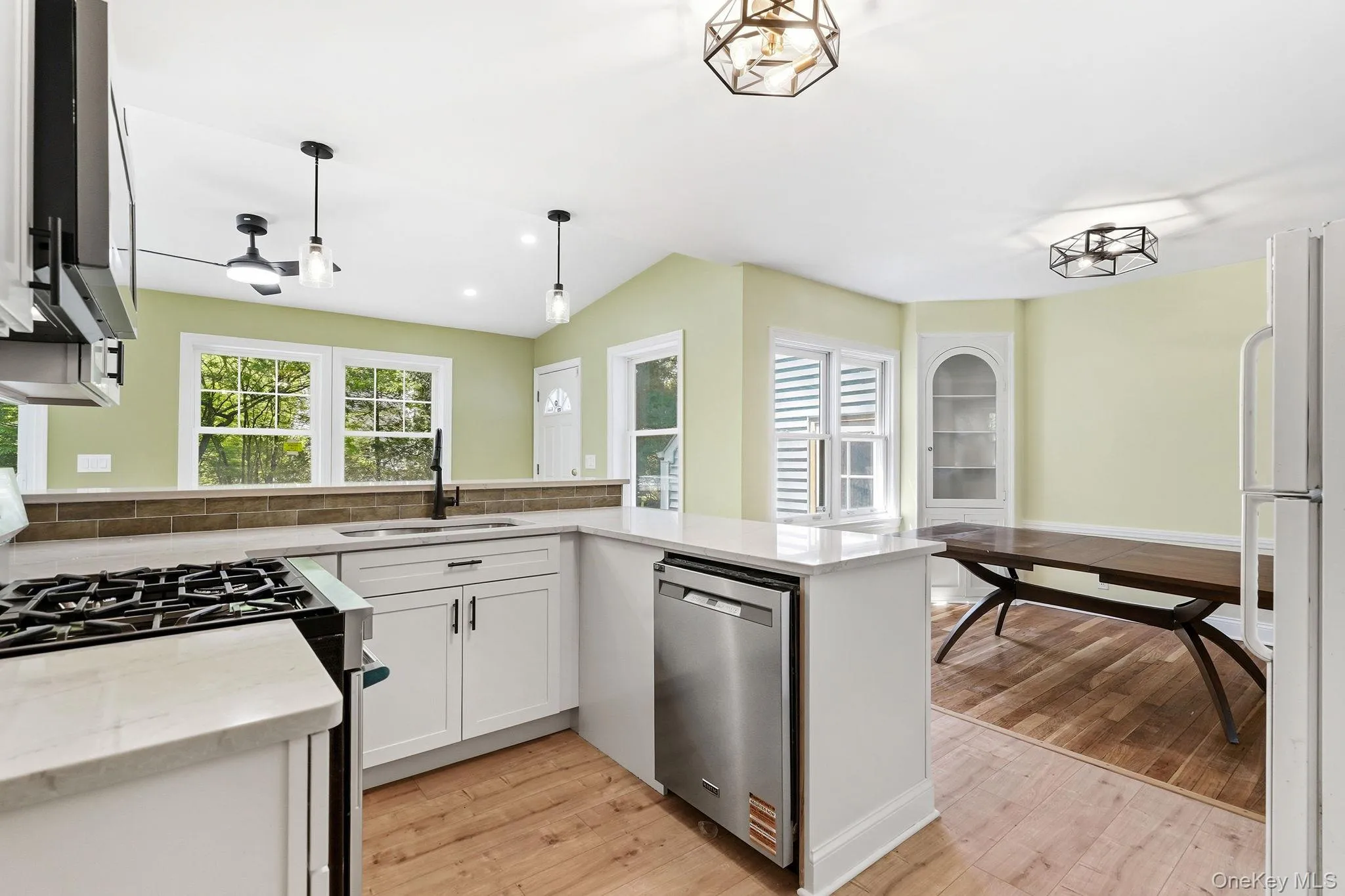 15 Homewood Road, Greenburgh, NY, 3 Bedrooms Bedrooms, 8 Rooms Rooms,2 BathroomsBathrooms,Residential Lease,For Rent,Homewood,0,991552 15 Homewood Road, Greenburgh, NY, 3 Bedrooms Bedrooms, 8 Rooms Rooms,2 BathroomsBathrooms,Residential Lease,For Rent,Homewood,0,991552