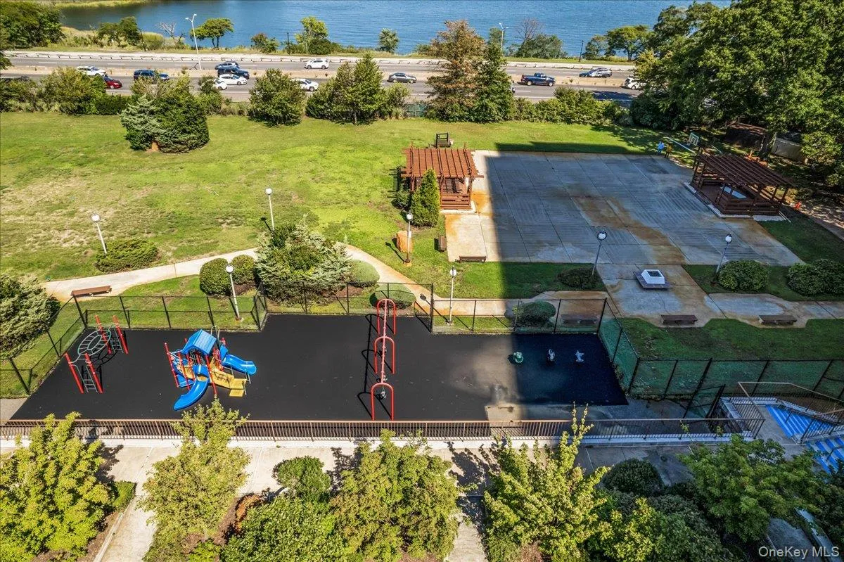 18-05 215th Street, New York, NY, 1 Bedroom Bedrooms, 3 Rooms Rooms,1 BathroomBathrooms,Residential,For Rent,215th,0,991581 18-05 215th Street, New York, NY, 1 Bedroom Bedrooms, 3 Rooms Rooms,1 BathroomBathrooms,Residential,For Rent,215th,0,991581