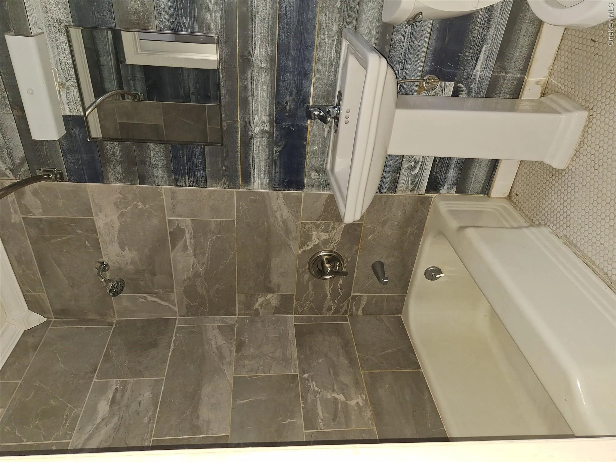 343 Washington Avenue, Kingston, NY, 1 Bedroom Bedrooms, 4 Rooms Rooms,1 BathroomBathrooms,Residential Lease,For Rent,Washington,0,991619 343 Washington Avenue, Kingston, NY, 1 Bedroom Bedrooms, 4 Rooms Rooms,1 BathroomBathrooms,Residential Lease,For Rent,Washington,0,991619
