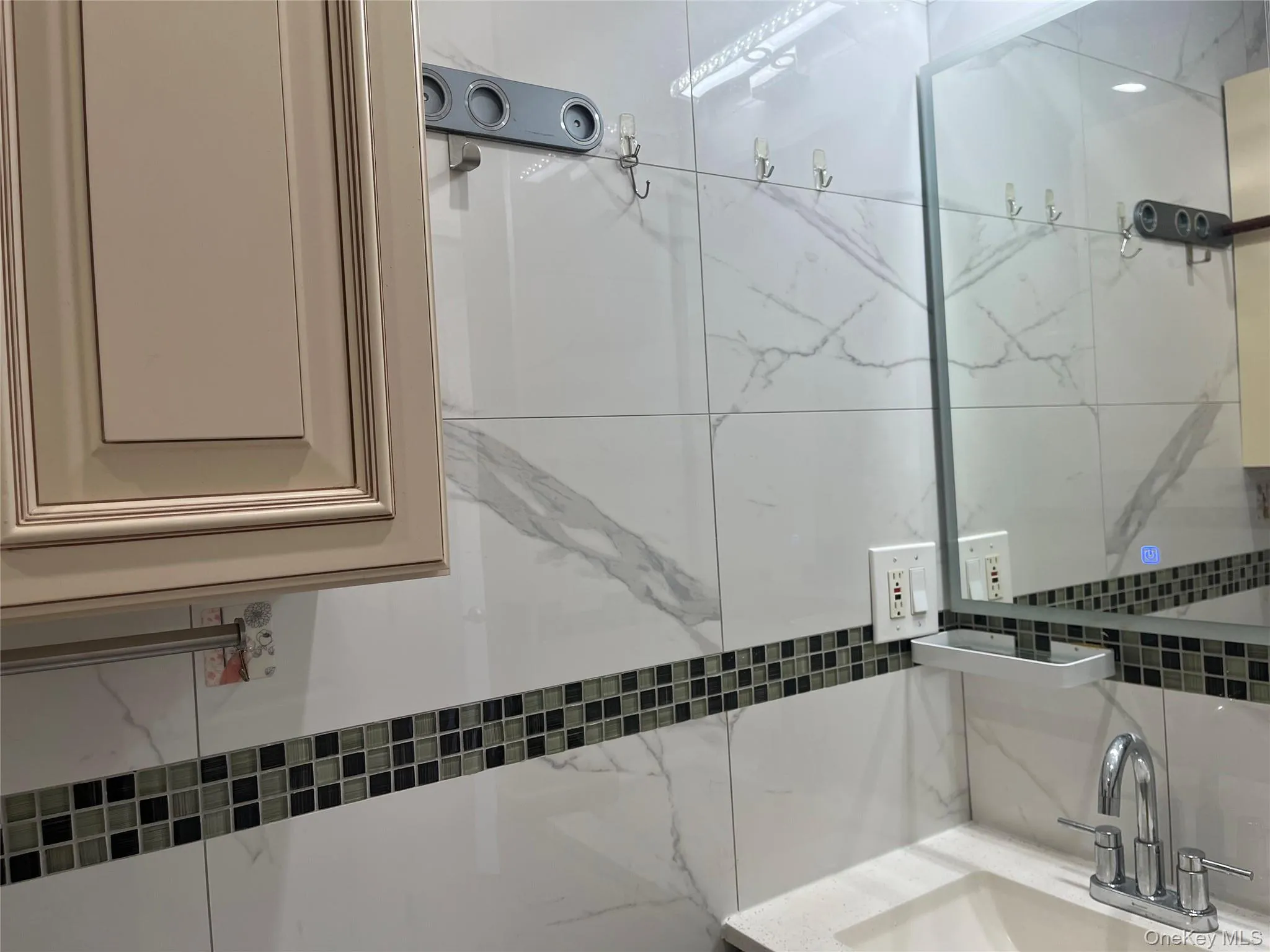 43-12 157 Street, New York, NY, 3 Bedrooms Bedrooms, 6 Rooms Rooms,1 BathroomBathrooms,Residential Lease,For Rent,157,0,991630 43-12 157 Street, New York, NY, 3 Bedrooms Bedrooms, 6 Rooms Rooms,1 BathroomBathrooms,Residential Lease,For Rent,157,0,991630