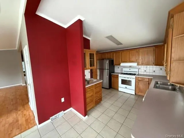 Eat in kitchen Eat in kitchen