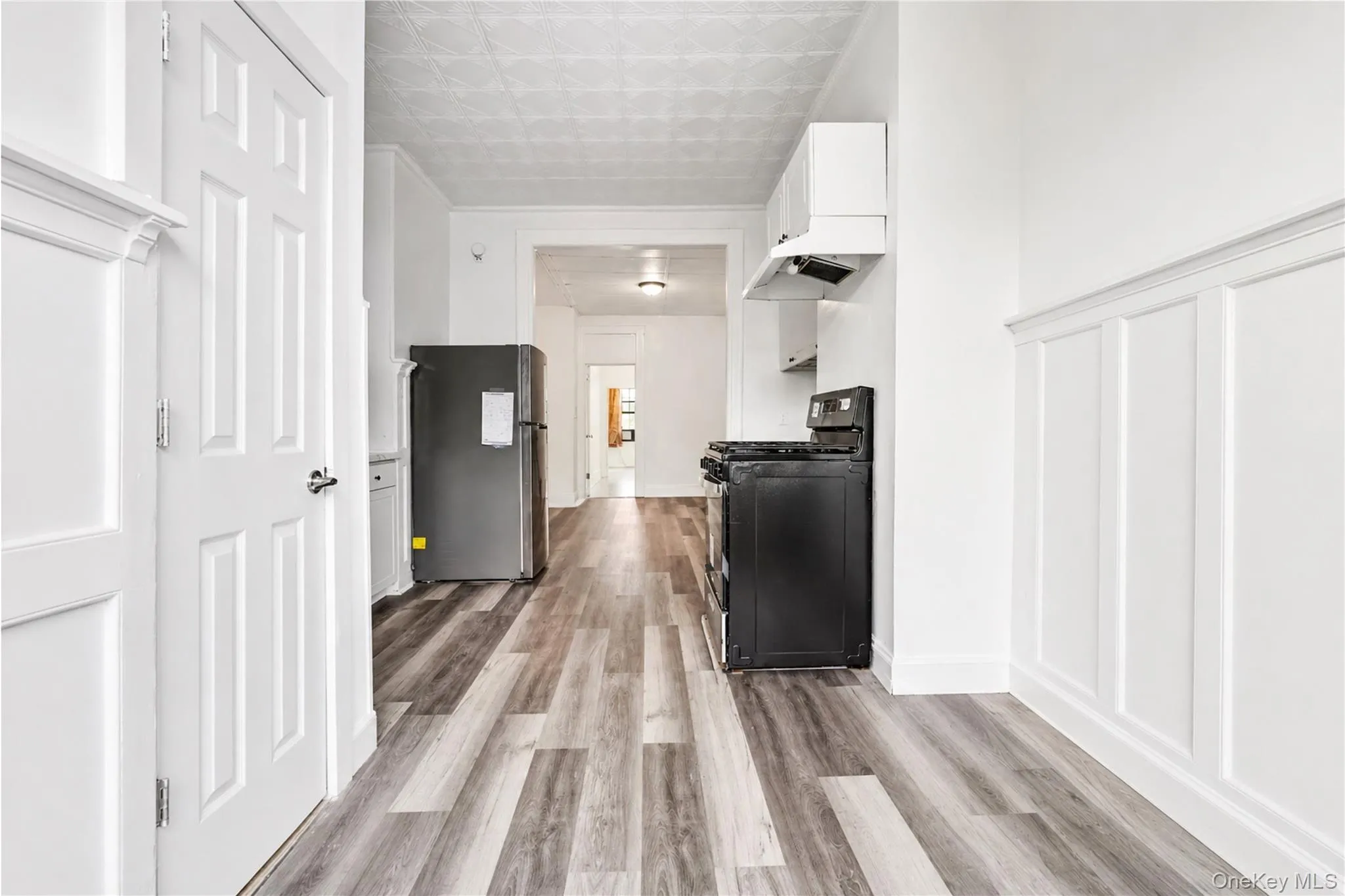 71-60 69th Place, New York, NY, 2 Bedrooms Bedrooms, 4 Rooms Rooms,1 BathroomBathrooms,Residential Lease,For Rent,69th,0,991660 71-60 69th Place, New York, NY, 2 Bedrooms Bedrooms, 4 Rooms Rooms,1 BathroomBathrooms,Residential Lease,For Rent,69th,0,991660