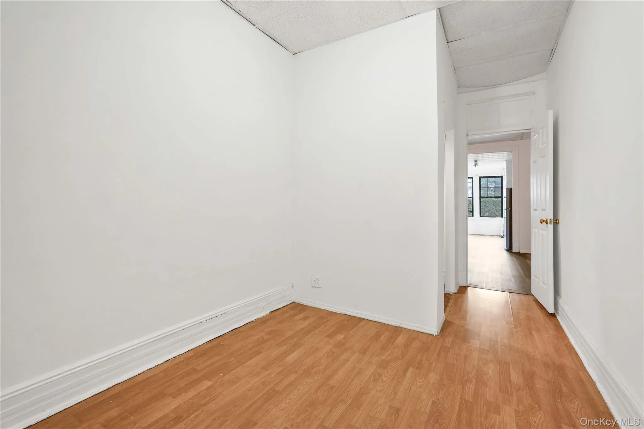 71-60 69th Place, New York, NY, 2 Bedrooms Bedrooms, 4 Rooms Rooms,1 BathroomBathrooms,Residential Lease,For Rent,69th,0,991660 71-60 69th Place, New York, NY, 2 Bedrooms Bedrooms, 4 Rooms Rooms,1 BathroomBathrooms,Residential Lease,For Rent,69th,0,991660