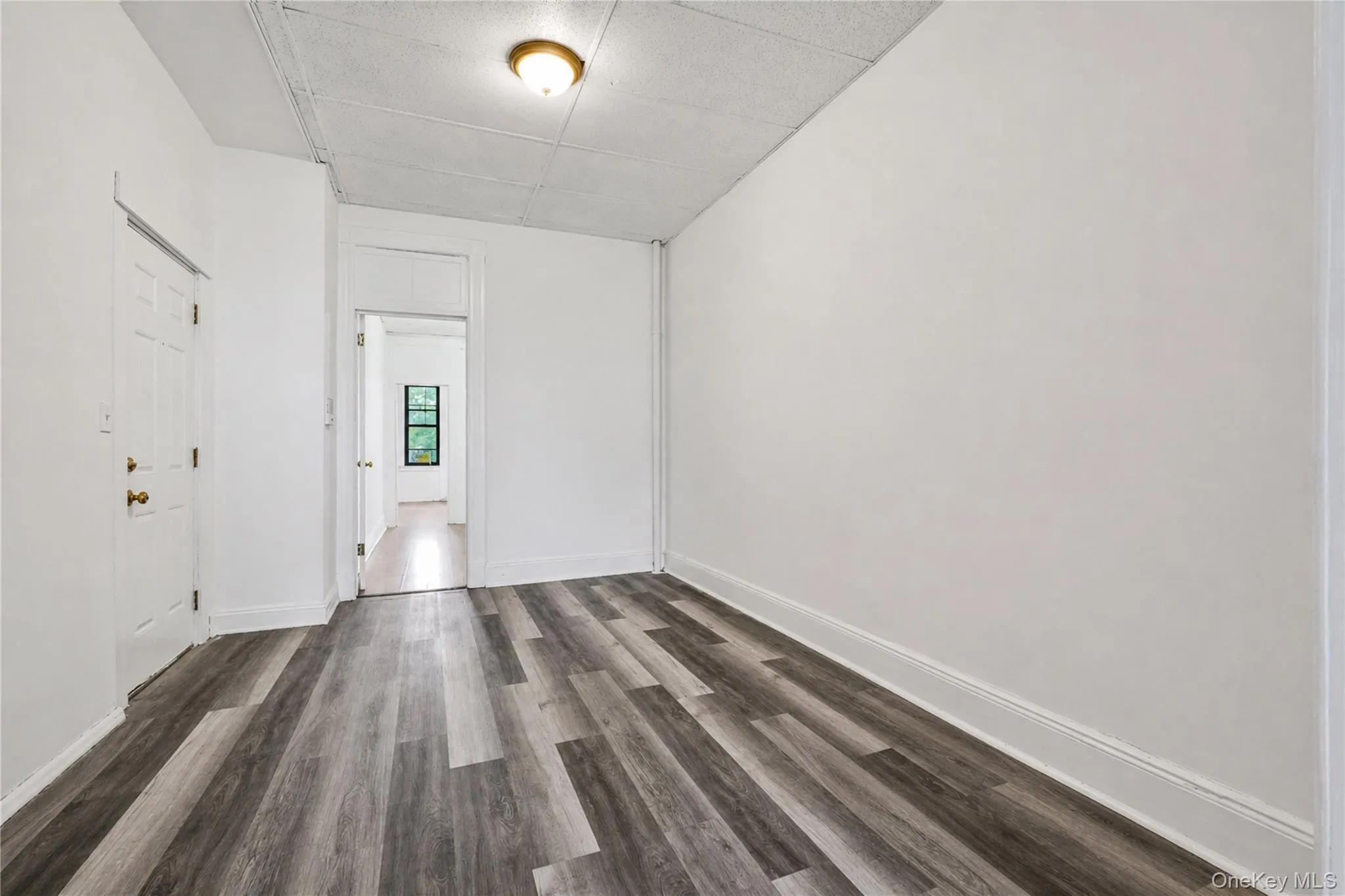 71-60 69th Place, New York, NY, 2 Bedrooms Bedrooms, 4 Rooms Rooms,1 BathroomBathrooms,Residential Lease,For Rent,69th,0,991660 71-60 69th Place, New York, NY, 2 Bedrooms Bedrooms, 4 Rooms Rooms,1 BathroomBathrooms,Residential Lease,For Rent,69th,0,991660