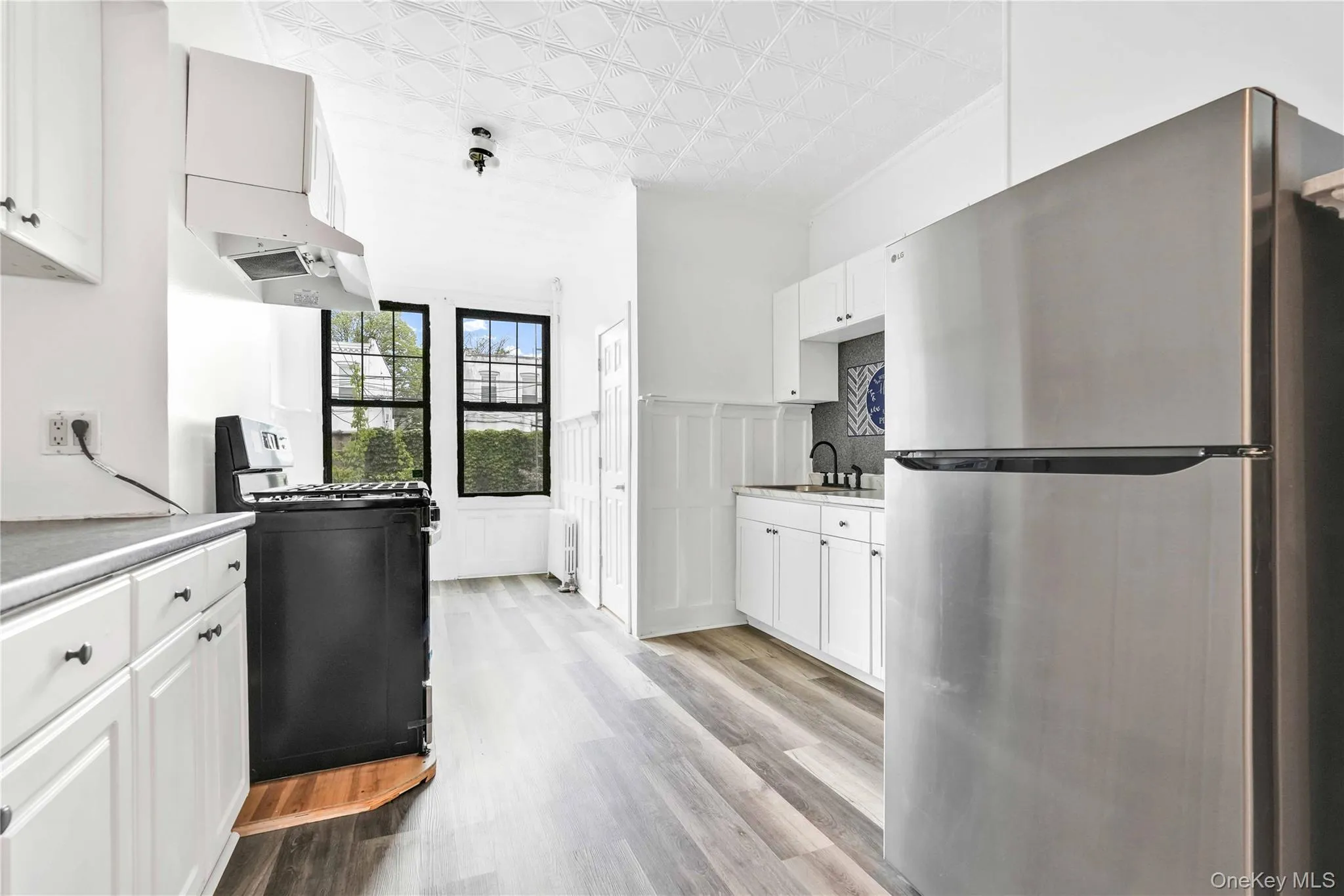 71-60 69th Place, New York, NY, 2 Bedrooms Bedrooms, 4 Rooms Rooms,1 BathroomBathrooms,Residential Lease,For Rent,69th,0,991660 71-60 69th Place, New York, NY, 2 Bedrooms Bedrooms, 4 Rooms Rooms,1 BathroomBathrooms,Residential Lease,For Rent,69th,0,991660