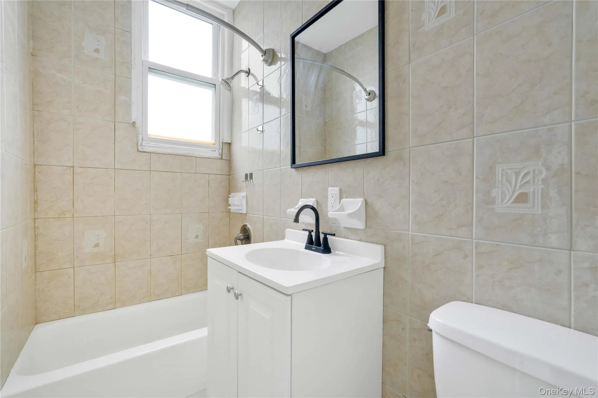 71-60 69th Place, New York, NY, 2 Bedrooms Bedrooms, 4 Rooms Rooms,1 BathroomBathrooms,Residential Lease,For Rent,69th,0,991660 71-60 69th Place, New York, NY, 2 Bedrooms Bedrooms, 4 Rooms Rooms,1 BathroomBathrooms,Residential Lease,For Rent,69th,0,991660
