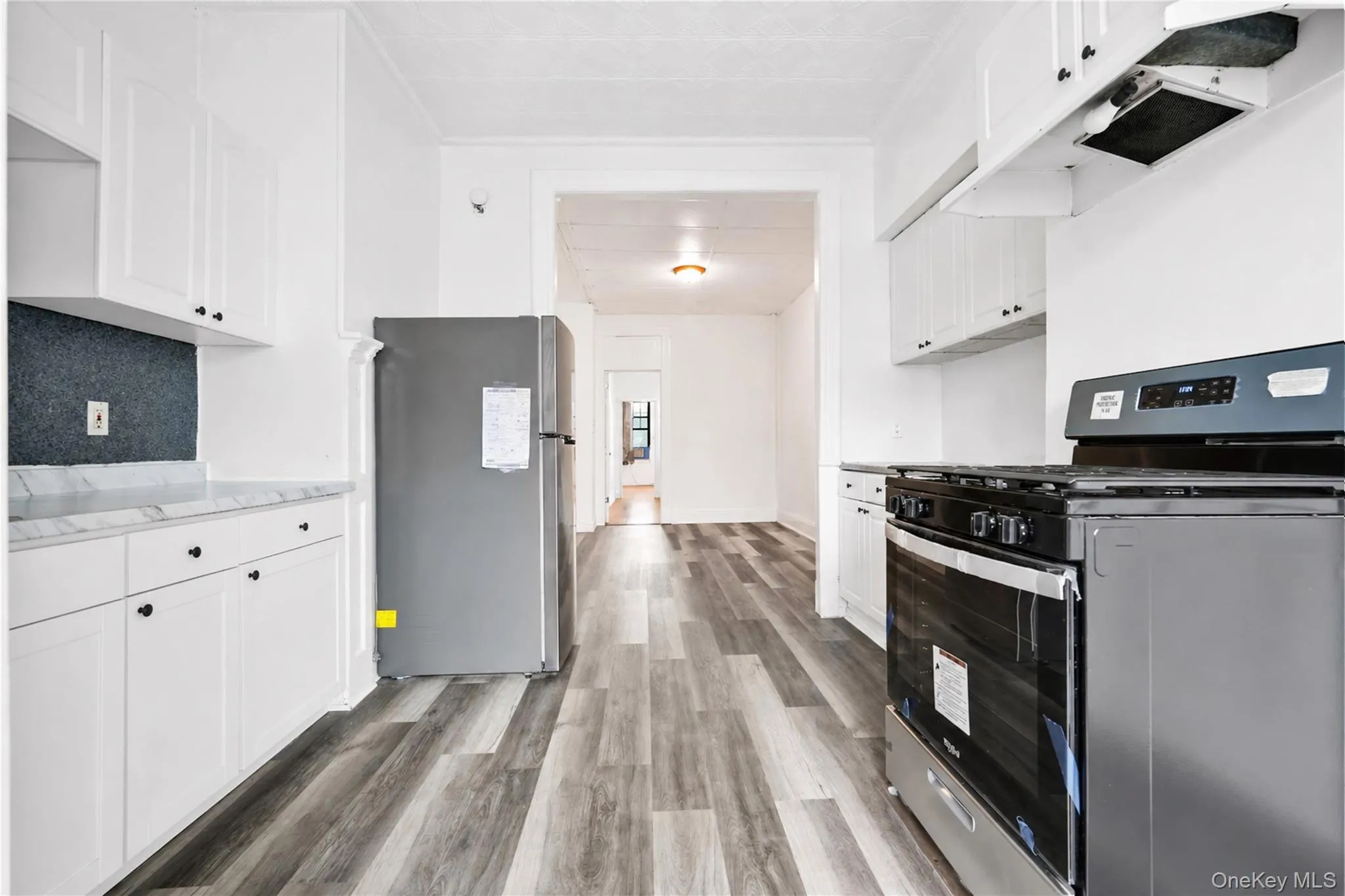 71-60 69th Place, New York, NY, 2 Bedrooms Bedrooms, 4 Rooms Rooms,1 BathroomBathrooms,Residential Lease,For Rent,69th,0,991660 71-60 69th Place, New York, NY, 2 Bedrooms Bedrooms, 4 Rooms Rooms,1 BathroomBathrooms,Residential Lease,For Rent,69th,0,991660