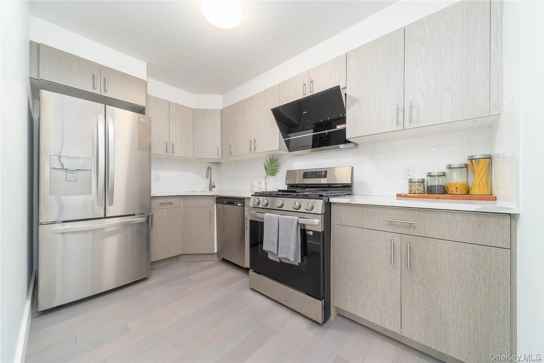 13119 Fowler Avenue, New York, NY, 1 Bedroom Bedrooms, 4 Rooms Rooms,1 BathroomBathrooms,Residential Lease,For Rent,Fowler,0,991661 13119 Fowler Avenue, New York, NY, 1 Bedroom Bedrooms, 4 Rooms Rooms,1 BathroomBathrooms,Residential Lease,For Rent,Fowler,0,991661