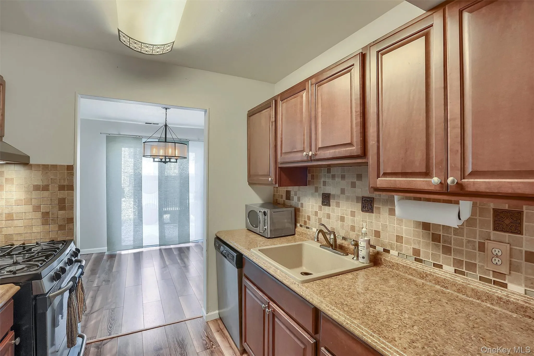 1208 Whispering Hills, Chester Town, NY, 2 Bedrooms Bedrooms, 5 Rooms Rooms,1 BathroomBathrooms,Residential Lease,For Rent,Whispering,0,991667 1208 Whispering Hills, Chester Town, NY, 2 Bedrooms Bedrooms, 5 Rooms Rooms,1 BathroomBathrooms,Residential Lease,For Rent,Whispering,0,991667