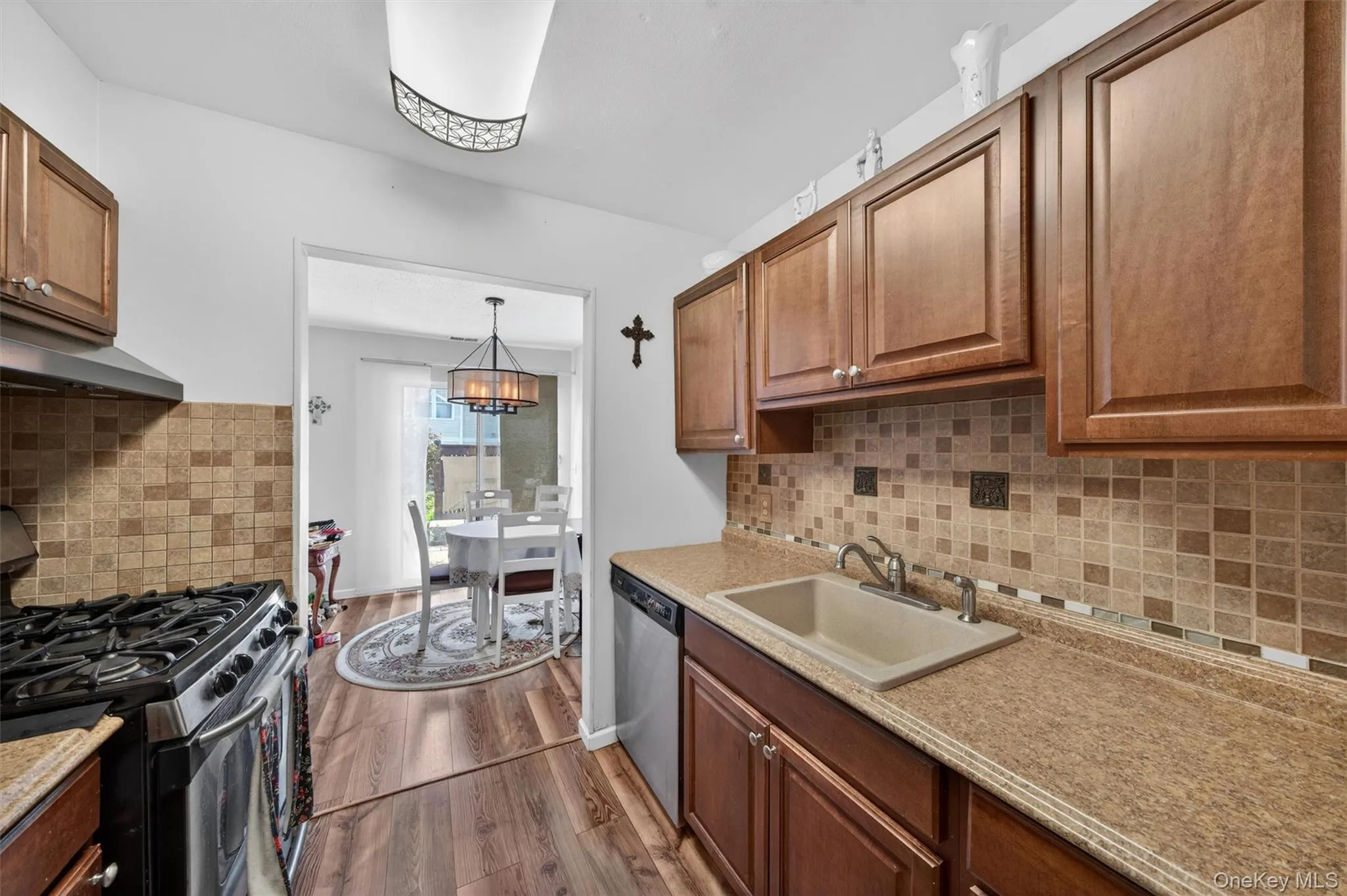 1208 Whispering Hills, Chester Town, NY, 2 Bedrooms Bedrooms, 5 Rooms Rooms,1 BathroomBathrooms,Residential Lease,For Rent,Whispering,0,991667 1208 Whispering Hills, Chester Town, NY, 2 Bedrooms Bedrooms, 5 Rooms Rooms,1 BathroomBathrooms,Residential Lease,For Rent,Whispering,0,991667