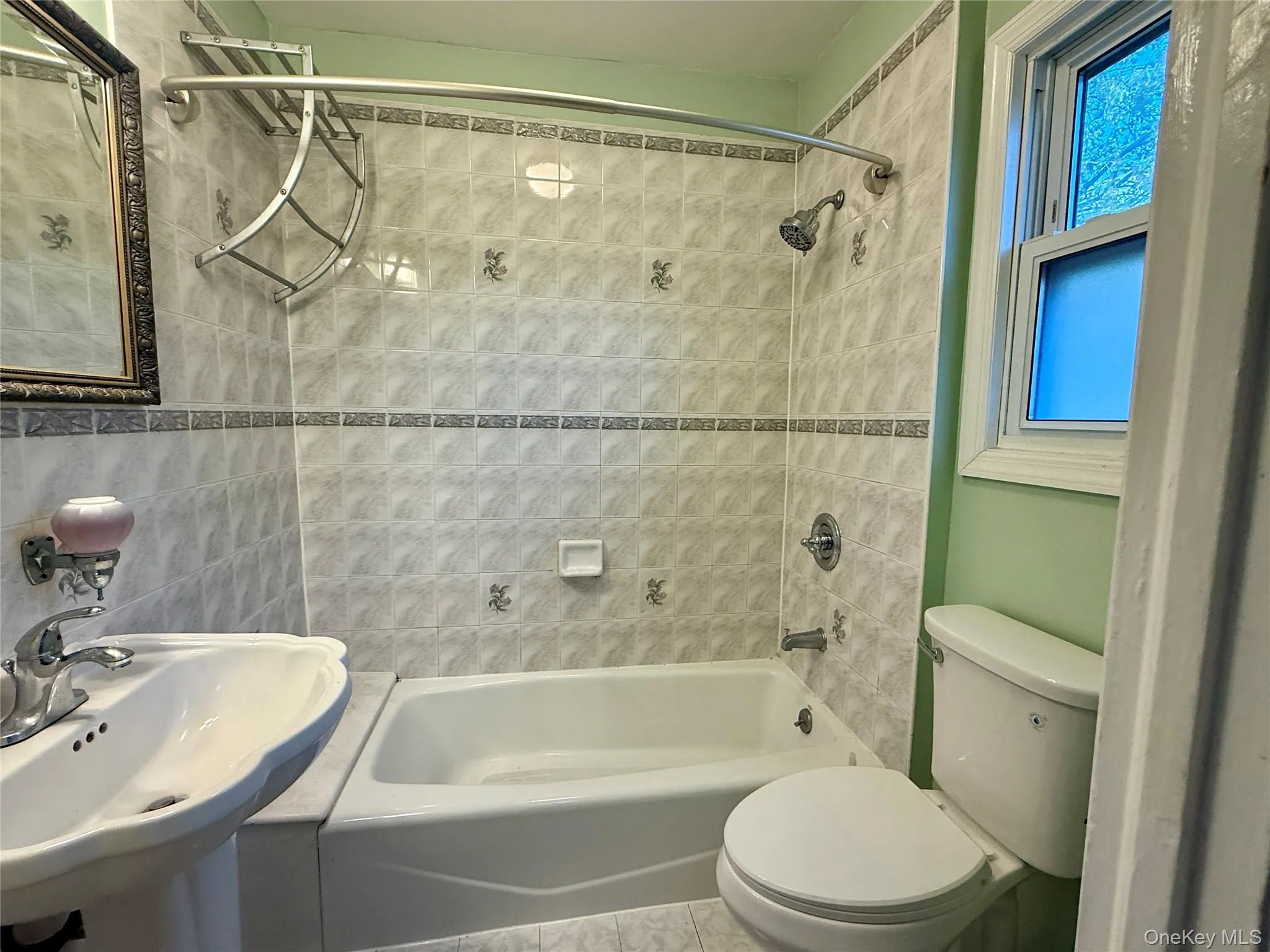 16711 116th Avenue, New York, NY, 2 Bedrooms Bedrooms, 8 Rooms Rooms,2 BathroomsBathrooms,Residential Sale,For Rent,116th,0,991670 16711 116th Avenue, New York, NY, 2 Bedrooms Bedrooms, 8 Rooms Rooms,2 BathroomsBathrooms,Residential Sale,For Rent,116th,0,991670