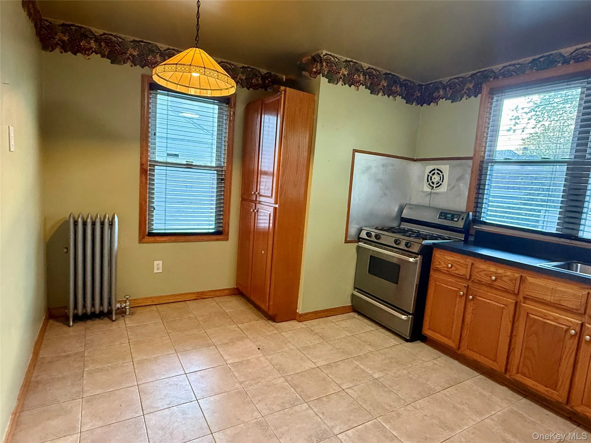 16711 116th Avenue, New York, NY, 2 Bedrooms Bedrooms, 8 Rooms Rooms,2 BathroomsBathrooms,Residential Sale,For Rent,116th,0,991670 16711 116th Avenue, New York, NY, 2 Bedrooms Bedrooms, 8 Rooms Rooms,2 BathroomsBathrooms,Residential Sale,For Rent,116th,0,991670
