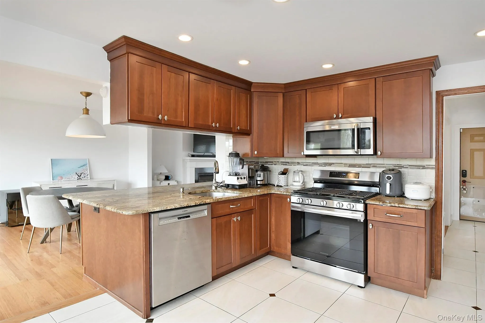 3544 Woodward Street, Hempstead, NY, 5 Bedrooms Bedrooms, 9 Rooms Rooms,3 BathroomsBathrooms,Residential Lease,For Rent,Woodward,0,991699 3544 Woodward Street, Hempstead, NY, 5 Bedrooms Bedrooms, 9 Rooms Rooms,3 BathroomsBathrooms,Residential Lease,For Rent,Woodward,0,991699