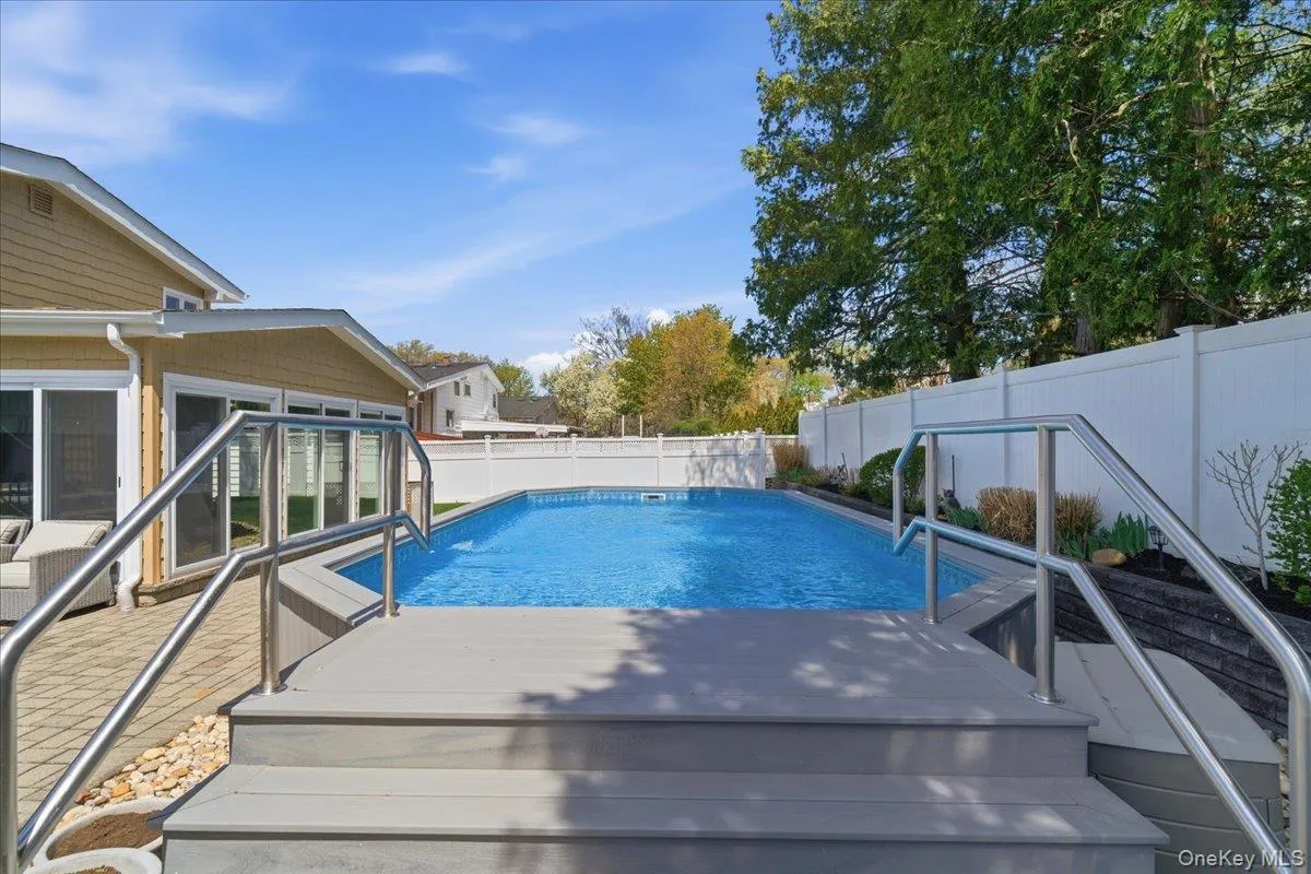 241 18th Street, Babylon, NY, 3 Bedrooms Bedrooms, 7 Rooms Rooms,1 BathroomBathrooms,Residential,For Rent,18th,0,991704 241 18th Street, Babylon, NY, 3 Bedrooms Bedrooms, 7 Rooms Rooms,1 BathroomBathrooms,Residential,For Rent,18th,0,991704