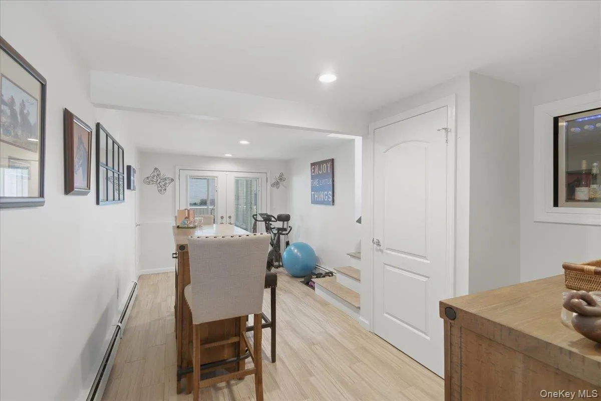 241 18th Street, Babylon, NY, 3 Bedrooms Bedrooms, 7 Rooms Rooms,1 BathroomBathrooms,Residential,For Rent,18th,0,991704 241 18th Street, Babylon, NY, 3 Bedrooms Bedrooms, 7 Rooms Rooms,1 BathroomBathrooms,Residential,For Rent,18th,0,991704