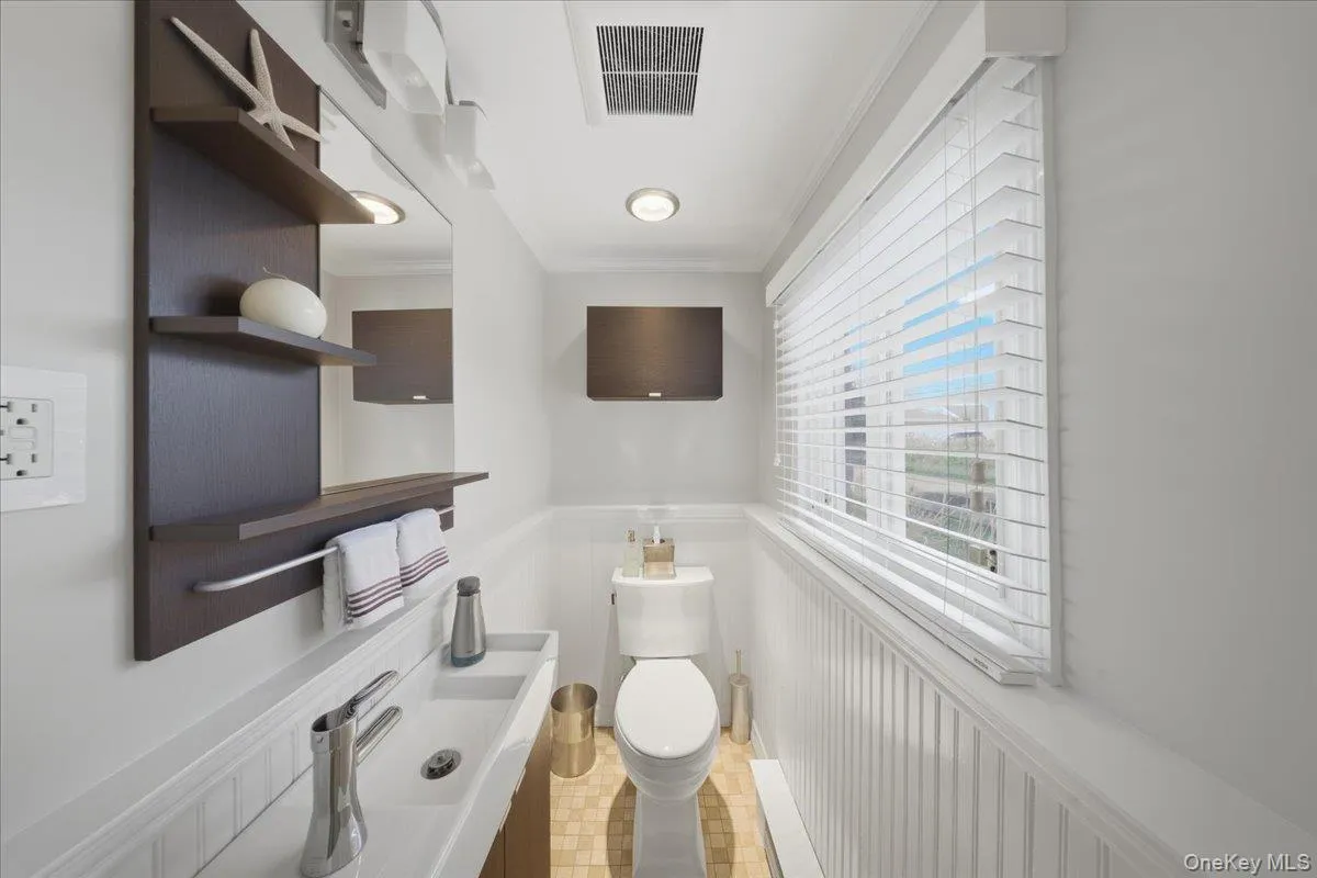 241 18th Street, Babylon, NY, 3 Bedrooms Bedrooms, 7 Rooms Rooms,1 BathroomBathrooms,Residential,For Rent,18th,0,991704 241 18th Street, Babylon, NY, 3 Bedrooms Bedrooms, 7 Rooms Rooms,1 BathroomBathrooms,Residential,For Rent,18th,0,991704