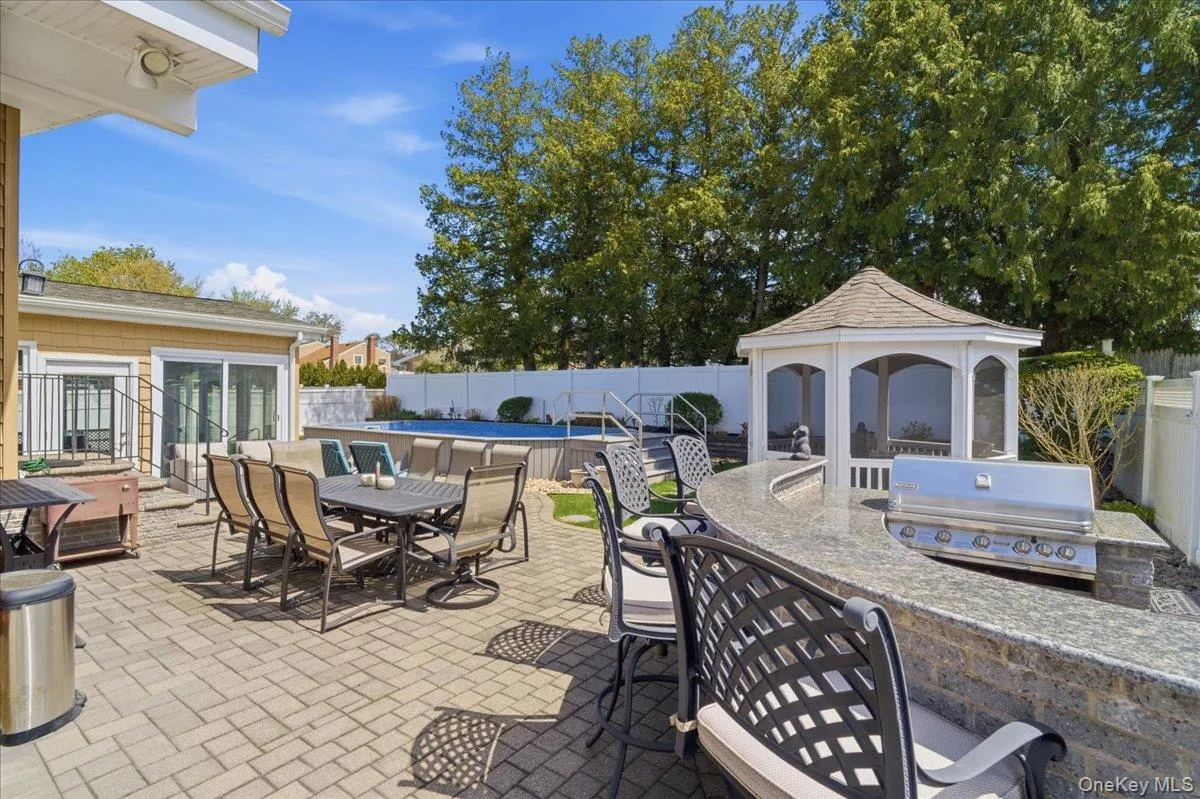 241 18th Street, Babylon, NY, 3 Bedrooms Bedrooms, 7 Rooms Rooms,1 BathroomBathrooms,Residential,For Rent,18th,0,991704 241 18th Street, Babylon, NY, 3 Bedrooms Bedrooms, 7 Rooms Rooms,1 BathroomBathrooms,Residential,For Rent,18th,0,991704