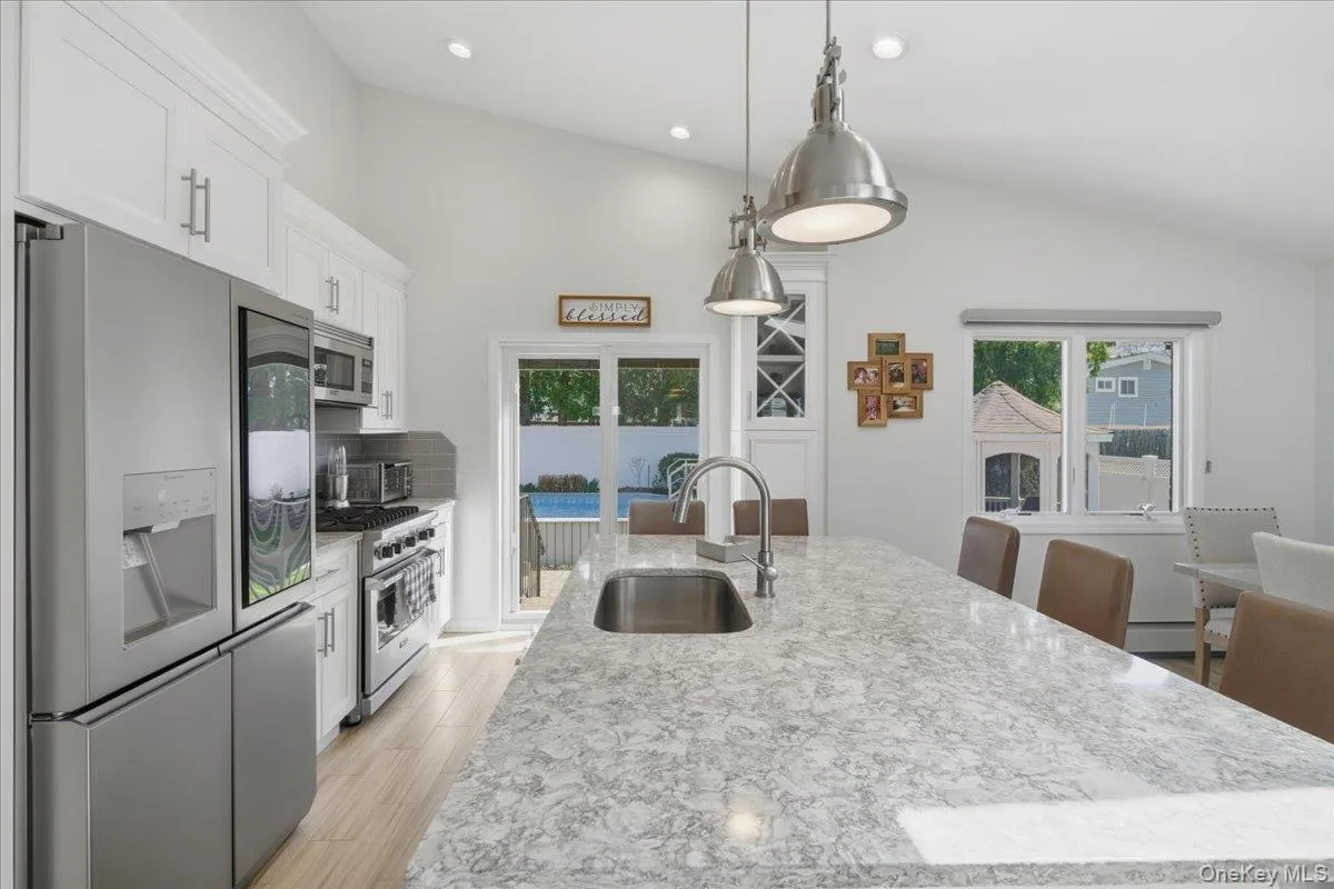 241 18th Street, Babylon, NY, 3 Bedrooms Bedrooms, 7 Rooms Rooms,1 BathroomBathrooms,Residential,For Rent,18th,0,991704 241 18th Street, Babylon, NY, 3 Bedrooms Bedrooms, 7 Rooms Rooms,1 BathroomBathrooms,Residential,For Rent,18th,0,991704