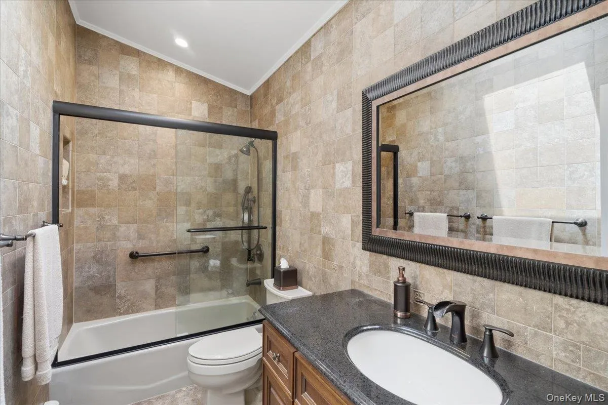 241 18th Street, Babylon, NY, 3 Bedrooms Bedrooms, 7 Rooms Rooms,1 BathroomBathrooms,Residential,For Rent,18th,0,991704 241 18th Street, Babylon, NY, 3 Bedrooms Bedrooms, 7 Rooms Rooms,1 BathroomBathrooms,Residential,For Rent,18th,0,991704