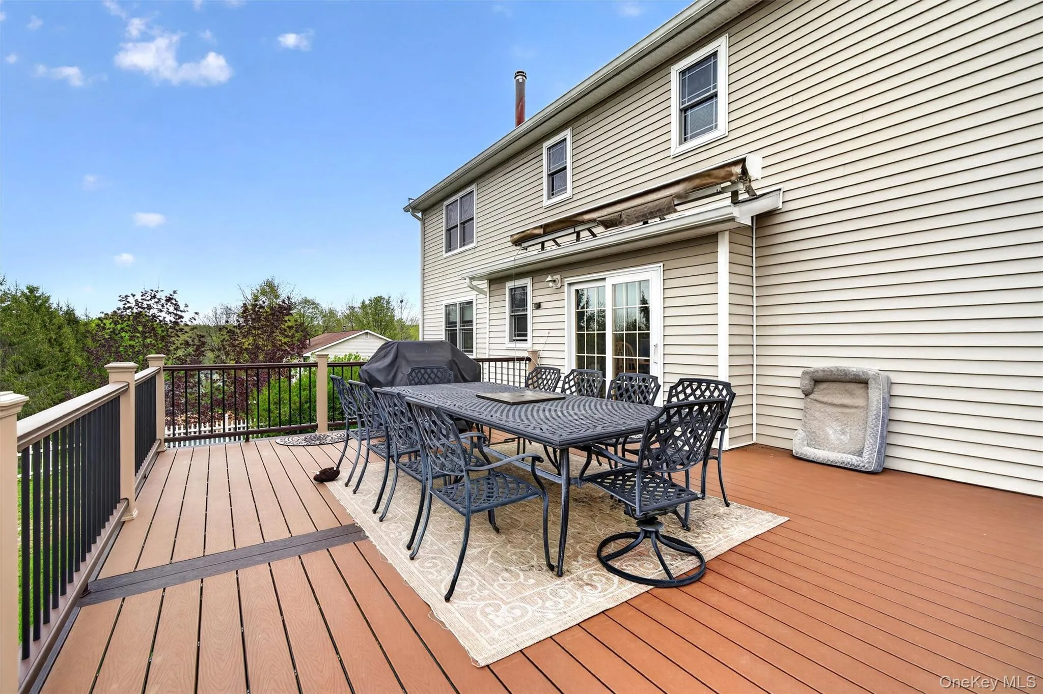 Off kitchen Large Trex Deck Off kitchen Large Trex Deck