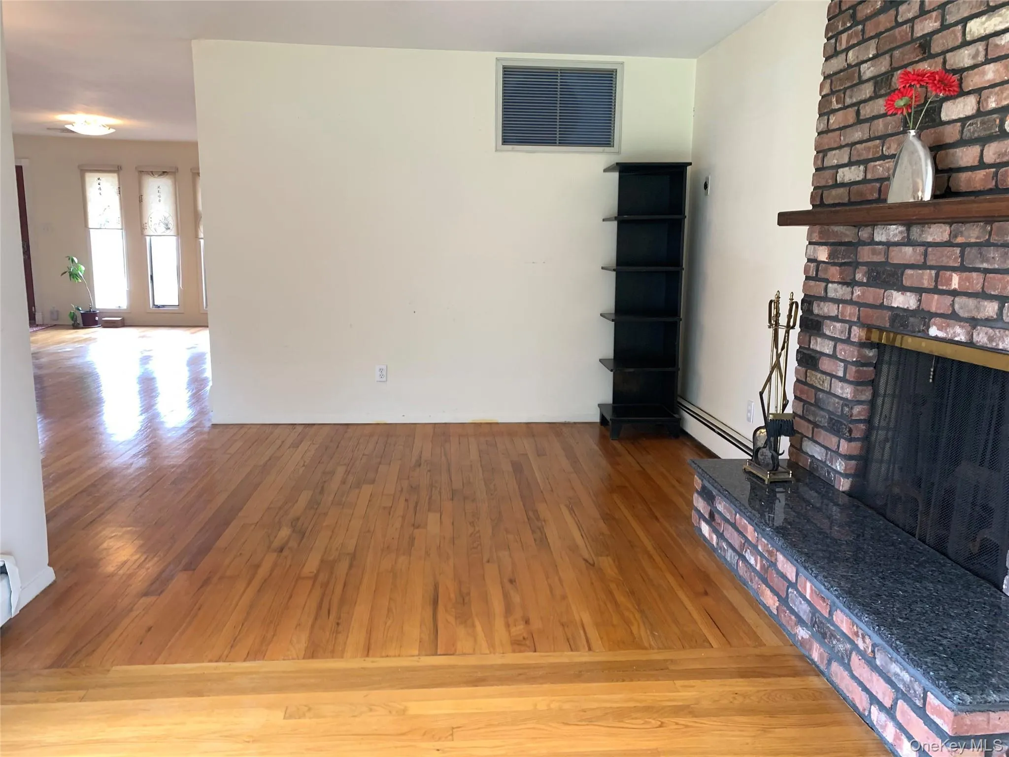 29 Martin Place, Oyster Bay, NY, 3 Bedrooms Bedrooms, 8 Rooms Rooms,2 BathroomsBathrooms,Residential Lease,For Rent,Martin,0,991709 29 Martin Place, Oyster Bay, NY, 3 Bedrooms Bedrooms, 8 Rooms Rooms,2 BathroomsBathrooms,Residential Lease,For Rent,Martin,0,991709