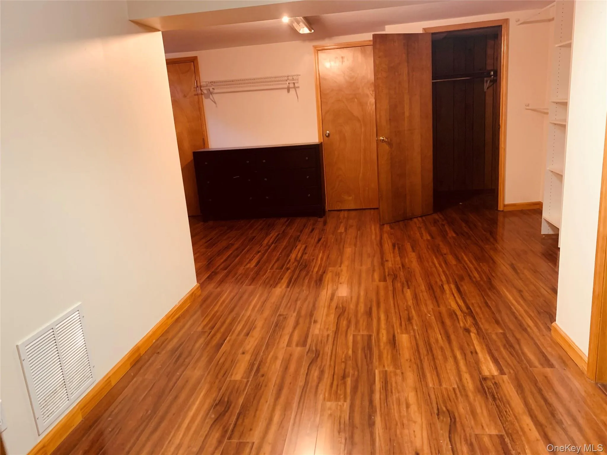 29 Martin Place, Oyster Bay, NY, 3 Bedrooms Bedrooms, 8 Rooms Rooms,2 BathroomsBathrooms,Residential Lease,For Rent,Martin,0,991709 29 Martin Place, Oyster Bay, NY, 3 Bedrooms Bedrooms, 8 Rooms Rooms,2 BathroomsBathrooms,Residential Lease,For Rent,Martin,0,991709