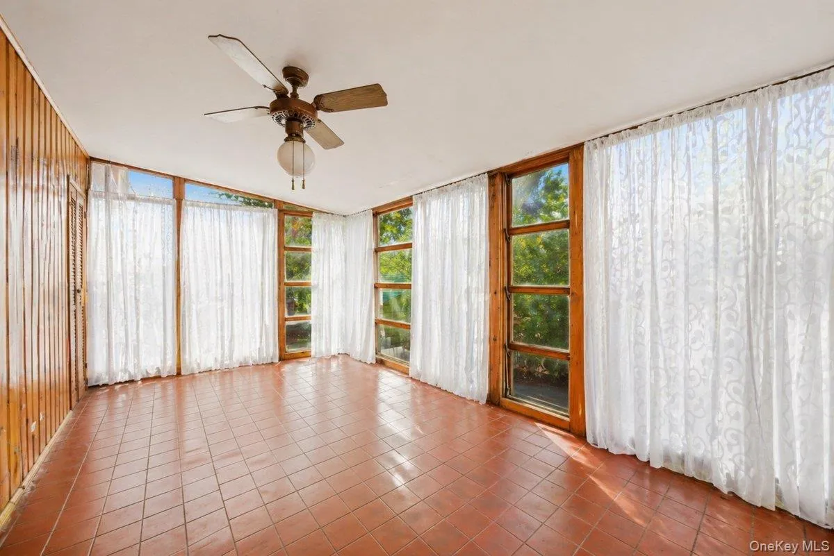 7 Byron Avenue, Yonkers, NY, 4 Bedrooms Bedrooms, 12 Rooms Rooms,3 BathroomsBathrooms,Residential,For Rent,Byron,0,991710 7 Byron Avenue, Yonkers, NY, 4 Bedrooms Bedrooms, 12 Rooms Rooms,3 BathroomsBathrooms,Residential,For Rent,Byron,0,991710