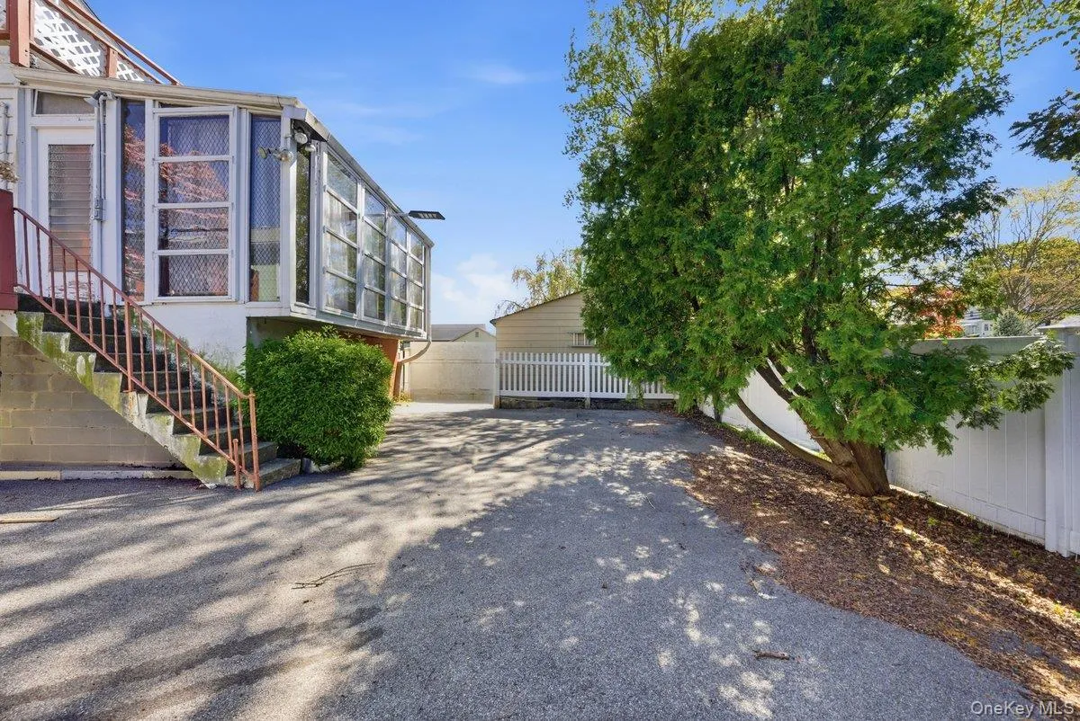 7 Byron Avenue, Yonkers, NY, 4 Bedrooms Bedrooms, 12 Rooms Rooms,3 BathroomsBathrooms,Residential,For Rent,Byron,0,991710 7 Byron Avenue, Yonkers, NY, 4 Bedrooms Bedrooms, 12 Rooms Rooms,3 BathroomsBathrooms,Residential,For Rent,Byron,0,991710
