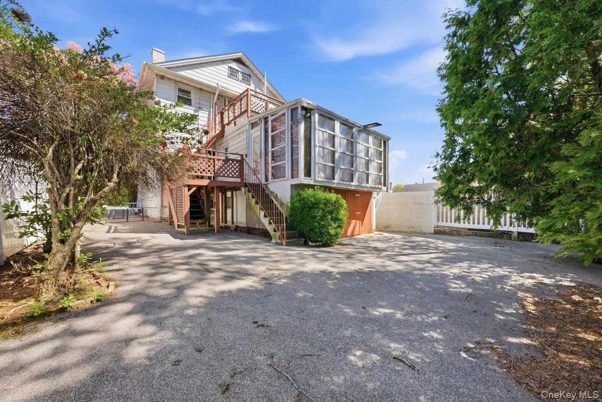 7 Byron Avenue, Yonkers, NY, 4 Bedrooms Bedrooms, 12 Rooms Rooms,3 BathroomsBathrooms,Residential,For Rent,Byron,0,991710 7 Byron Avenue, Yonkers, NY, 4 Bedrooms Bedrooms, 12 Rooms Rooms,3 BathroomsBathrooms,Residential,For Rent,Byron,0,991710