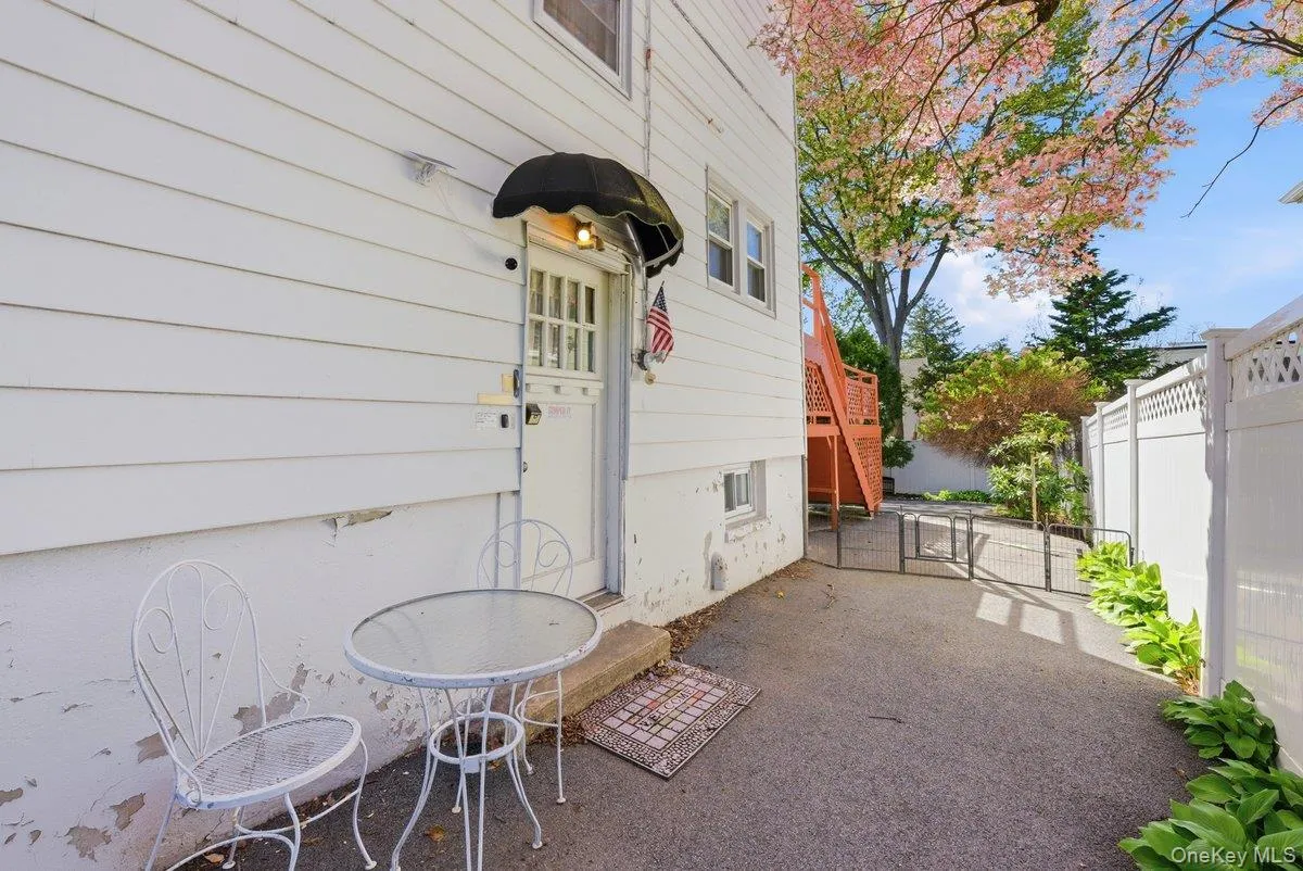 7 Byron Avenue, Yonkers, NY, 4 Bedrooms Bedrooms, 12 Rooms Rooms,3 BathroomsBathrooms,Residential,For Rent,Byron,0,991710 7 Byron Avenue, Yonkers, NY, 4 Bedrooms Bedrooms, 12 Rooms Rooms,3 BathroomsBathrooms,Residential,For Rent,Byron,0,991710