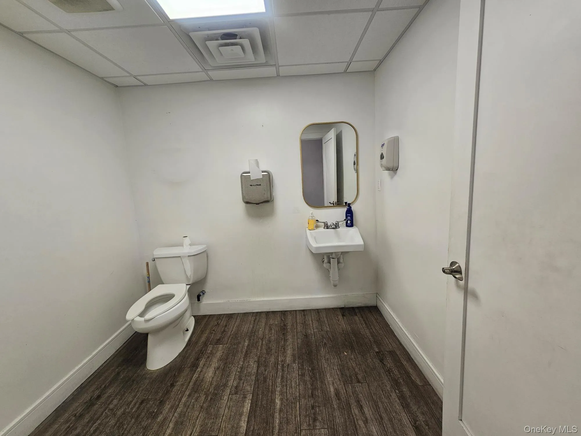 1800 Great Neck Road, Babylon, NY, ,Commercial Lease,For Rent,Great Neck,0,991730 1800 Great Neck Road, Babylon, NY, ,Commercial Lease,For Rent,Great Neck,0,991730
