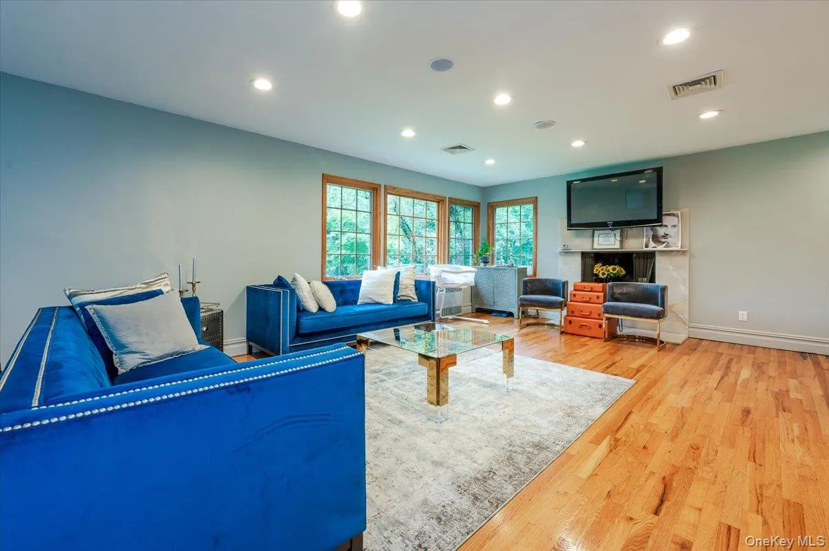 26 Red Brook Road, North Hempstead, NY, 3 Bedrooms Bedrooms, 7 Rooms Rooms,2 BathroomsBathrooms,Residential Lease,For Rent,Red Brook,0,991731 26 Red Brook Road, North Hempstead, NY, 3 Bedrooms Bedrooms, 7 Rooms Rooms,2 BathroomsBathrooms,Residential Lease,For Rent,Red Brook,0,991731