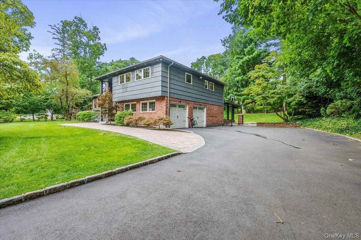 26 Red Brook Road, North Hempstead, NY, 3 Bedrooms Bedrooms, 7 Rooms Rooms,2 BathroomsBathrooms,Residential Lease,For Rent,Red Brook,0,991731 26 Red Brook Road, North Hempstead, NY, 3 Bedrooms Bedrooms, 7 Rooms Rooms,2 BathroomsBathrooms,Residential Lease,For Rent,Red Brook,0,991731